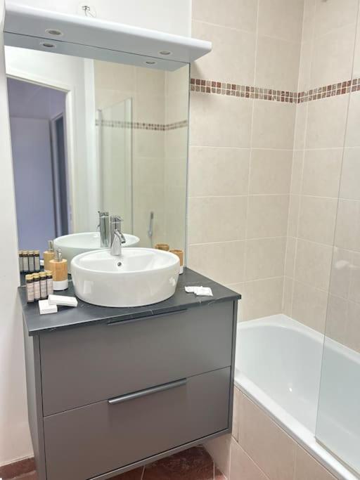 Once Upon A Time - 7min From Disneyland - Private Parking Apartment Magny-le-Hongre